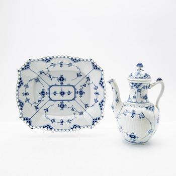 Royal Copenhagen, Service items, 32 pieces, "Musselmalet".