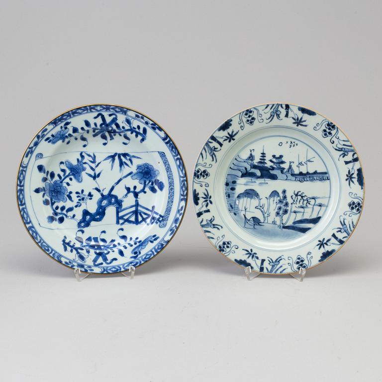 Two blue and white plates, Qing dynasty, early 20th Century.