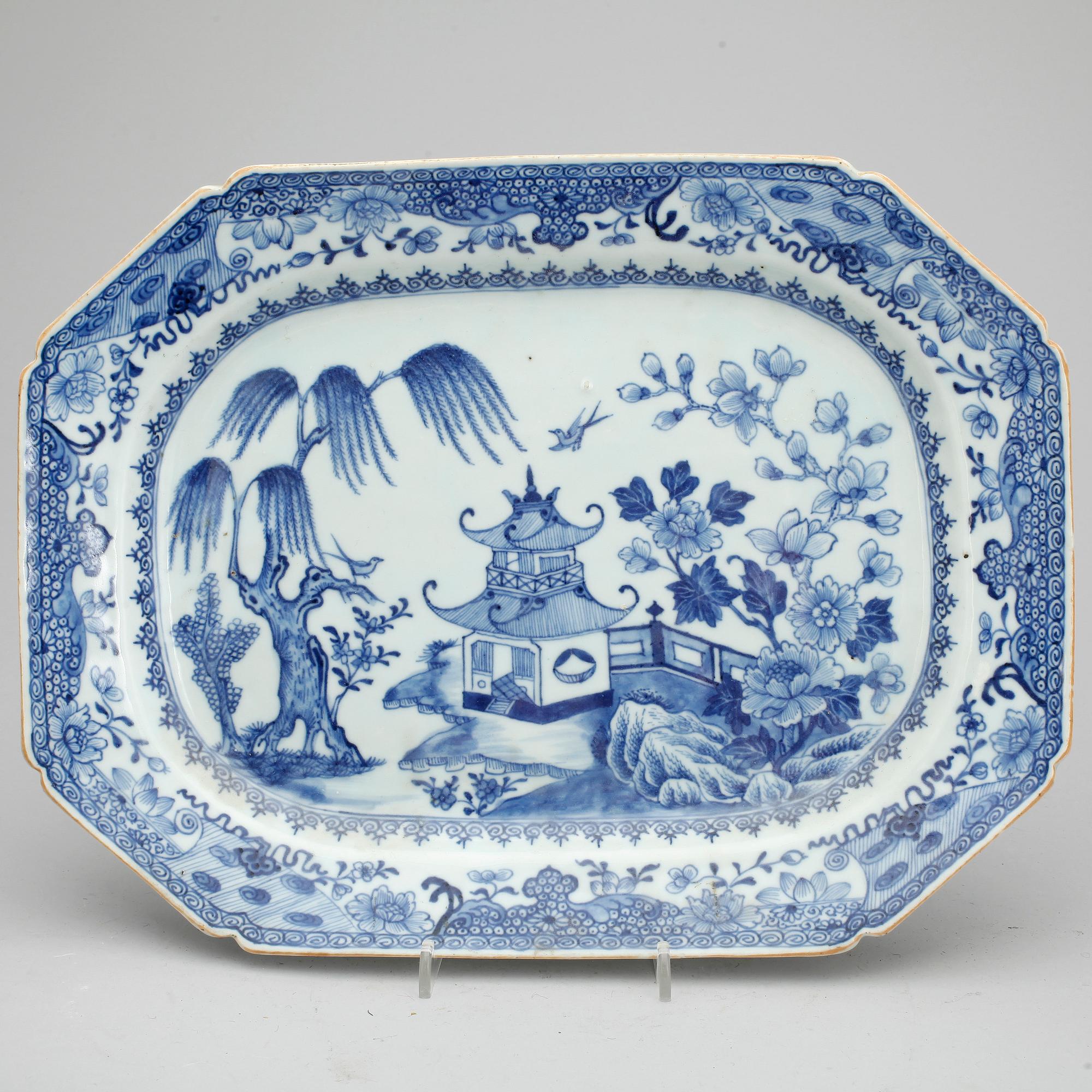 STEKFAT, porslin, Kina, Qing dynastin, Qianlong, (1735-1796).