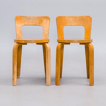 STOLAR, ett par, modell 65, Alvar Aalto Artek. 1900-talets mitt. Modellen formgiven 1935.