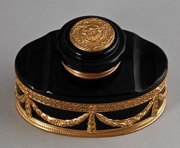 BLÄCKSTÄLL, glas och mässing, Louis XVI-stil. 1900-tal.