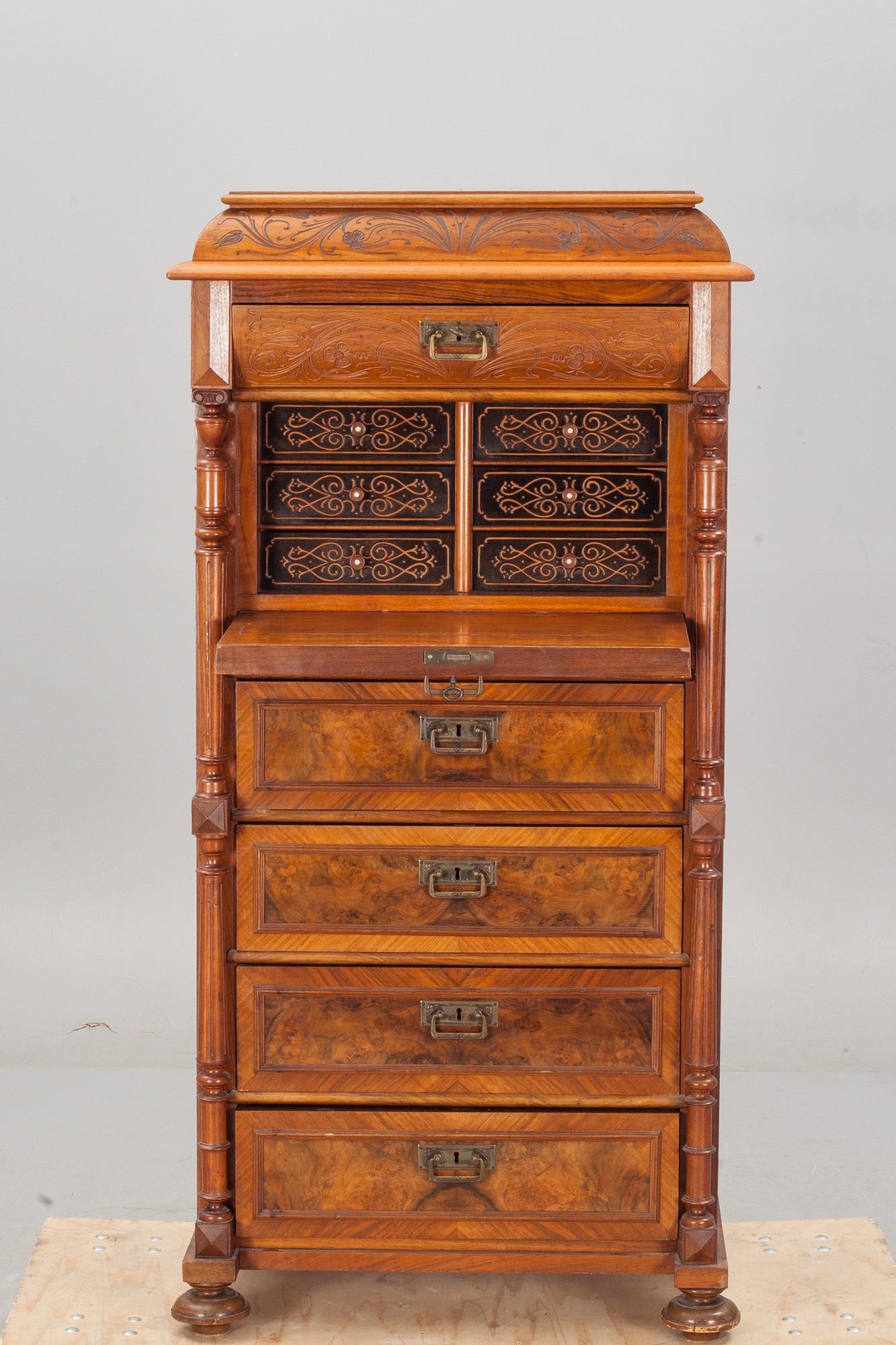 CHIFFONJÉ. Nyrenässans.1800-talets slut.