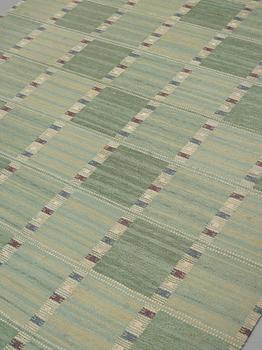 Barbro Nilsson, Matta, "Falurutan grön Fabiola", rölakan, ca 307,5 x 200,5-202,5 cm, signerad AB MMF BN.