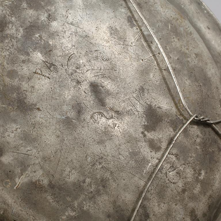 TALLRIKAR, tenn, 8 st, bl.a Erik Magnus Hammarstrand, Falun, 1700-talets slut/ 1800-talets början.