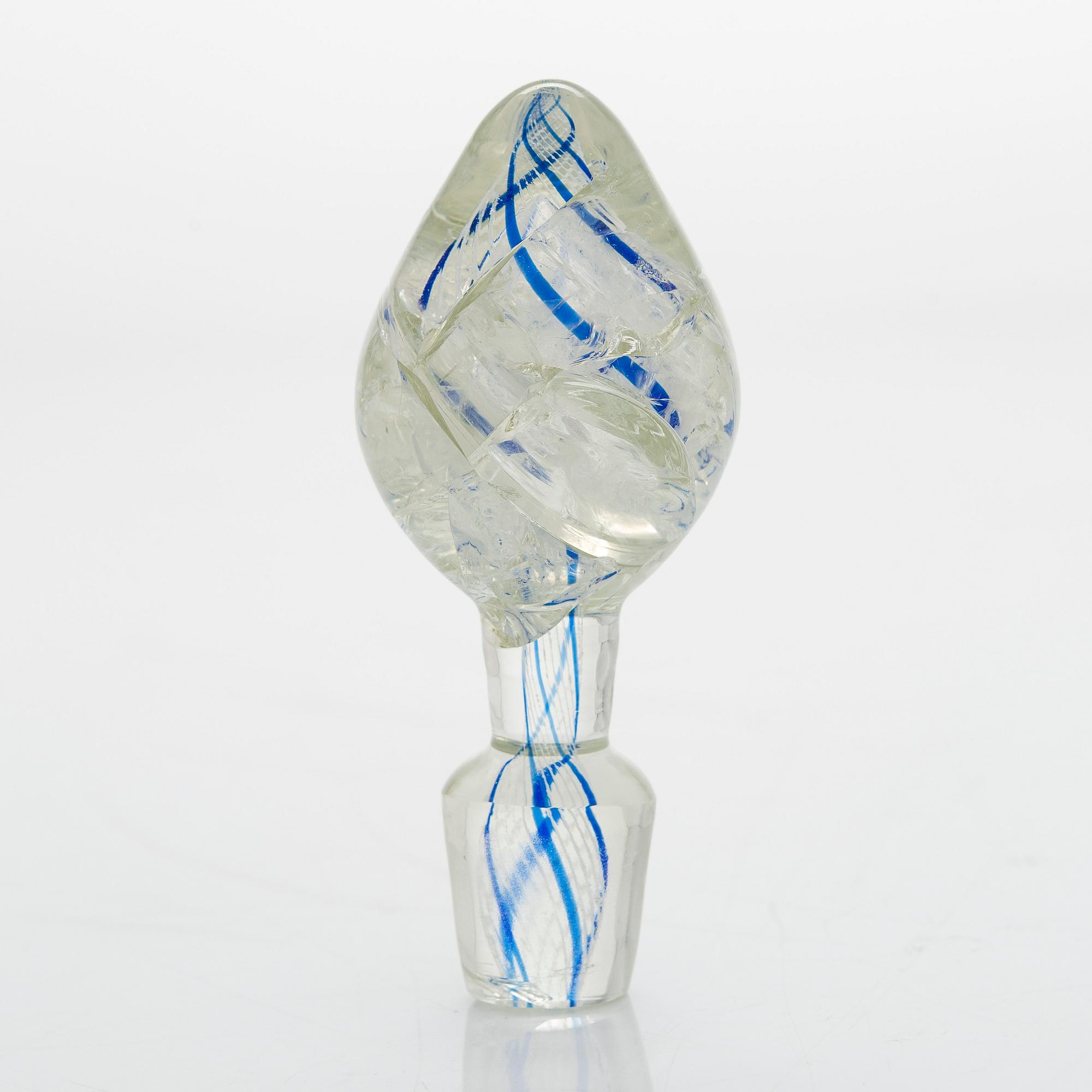 A ca 1860s filigree glass decanter from Nuutajärvi Finland.