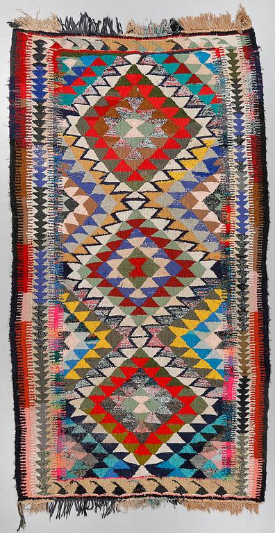 MATTA, modern tillverkning, ca 290 x 160 cm.