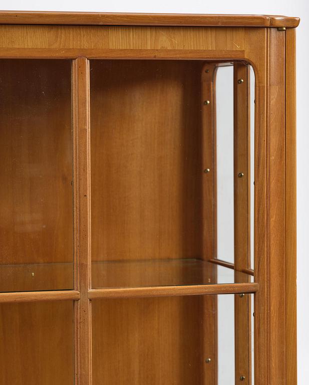 Carl Malmsten, an "Enstycksskåp" display cabinet, 1950s.
