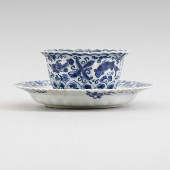 SKÅL MED FAT, porslin, Kina, Kangxi 1662-1722.