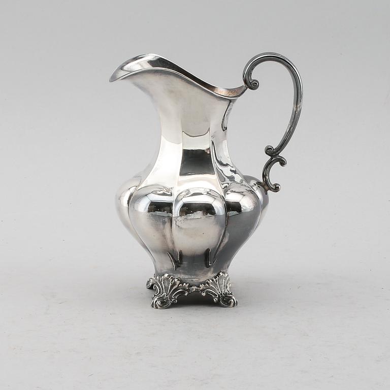 GRÄDDKANNA, silver, AG Dufwa, Stockholm 1910. Vikt ca 313 gram.