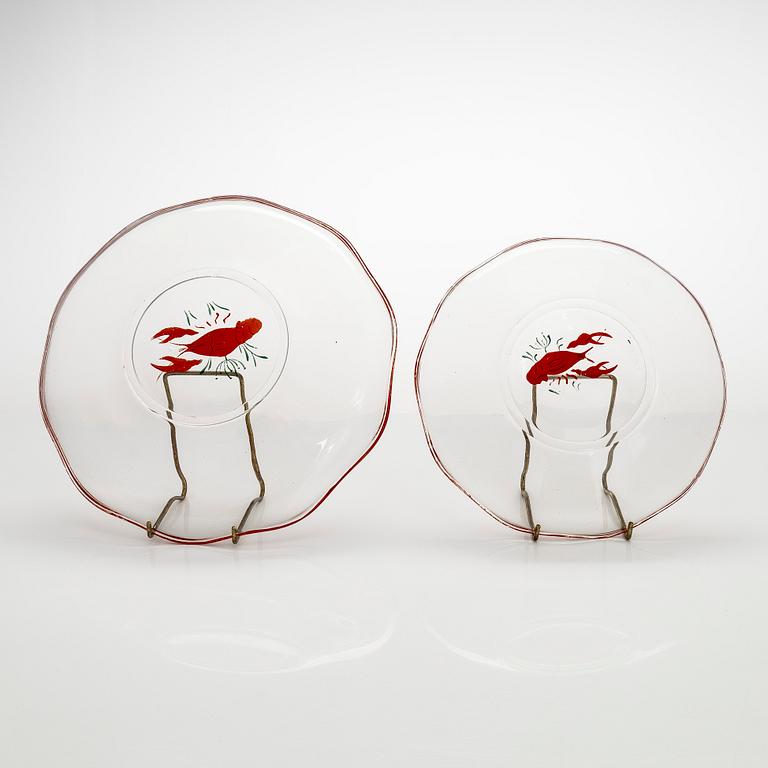 Lautasia, 23 kpl, lasia, rapukoristelu, Helsingin Purjehdusseuran HSS ravintolasta, 1930-40-luku.