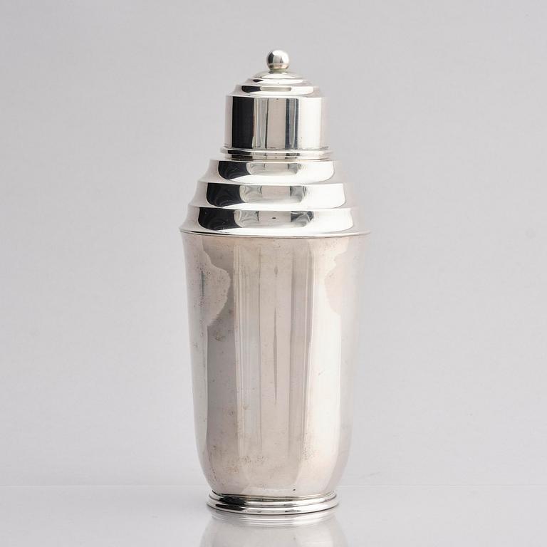 A silver cocktail shaker, mark of Nordisk silverkonst, Ramlösa, Sweden 1950.