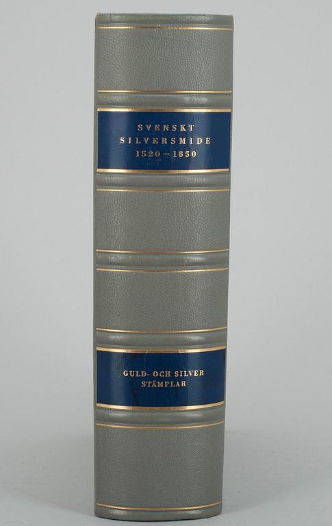 BOK, "Svenskt silversmide 1520-1850. Guld och silverstämplar". Nordisk Rotogravyr, Stockholm 1963.