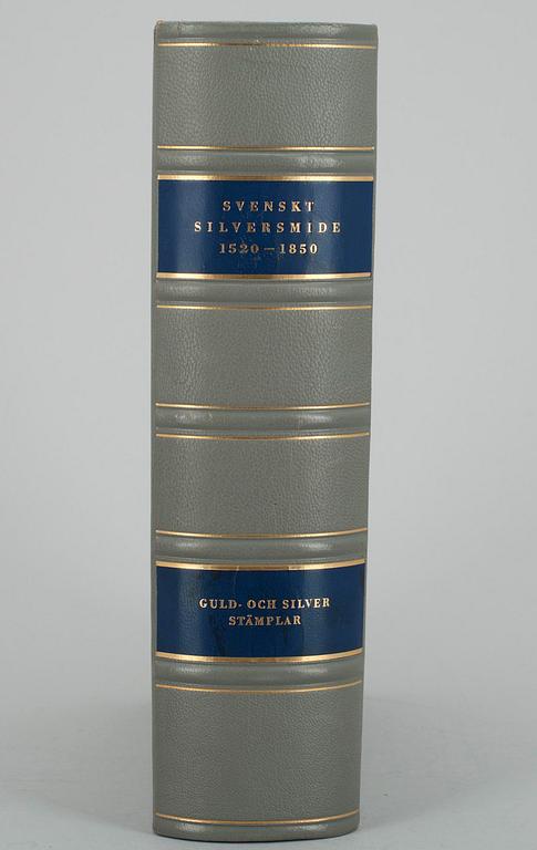 BOK, "Svenskt silversmide 1520-1850. Guld och silverstämplar". Nordisk Rotogravyr, Stockholm 1963.