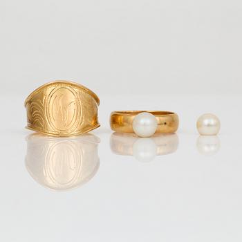 RINGAR, 2 st, 18K, Visby, 1900-tal. Vikt ca 2,55 g.