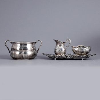 SKÅL SAMT SET FÖR SOCKER OCH GRÄDDE, silver, GAB, 1935 resp GEWE, 1957-1976. Tot ca 540 gram.