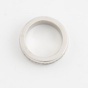 Brilliant cut diamond ring.
