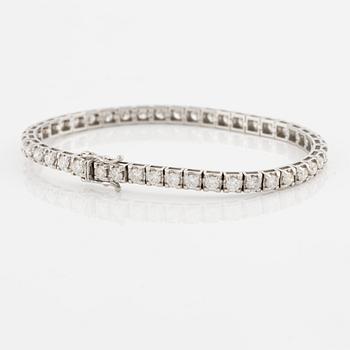 Tennis bracelet with brilliant-cut diamonds, including HRD report.