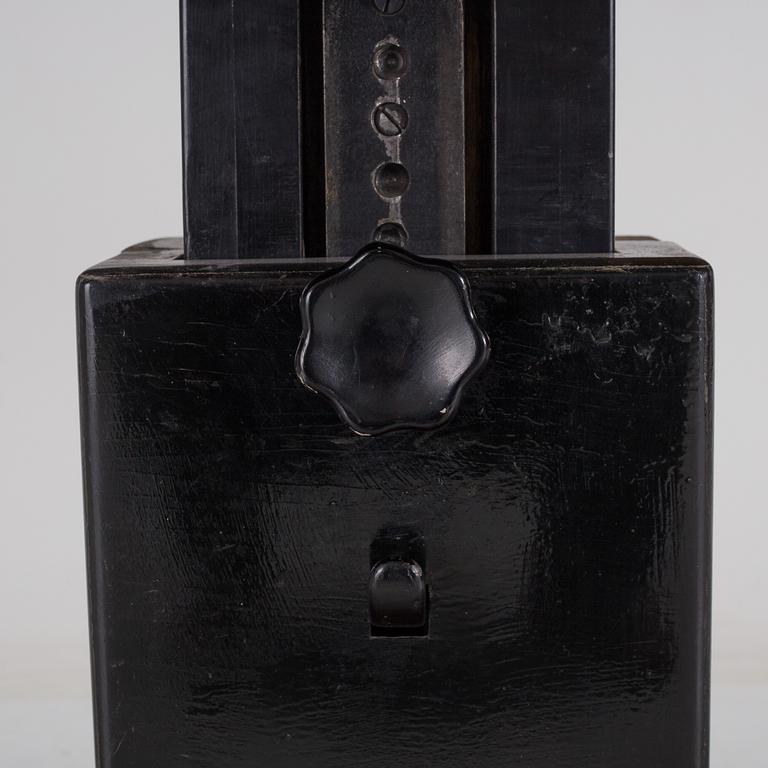 A 1930s coffee table by "Idealbordet" from Umeå.