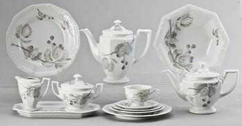 TE- OCH KAFFESERVIS, 31delar, porslin, "Maria Björnbär", Rosenthal.