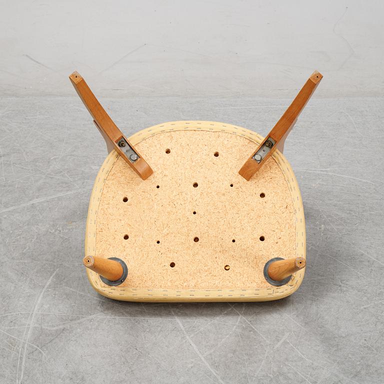 A mid 20th century easychair.