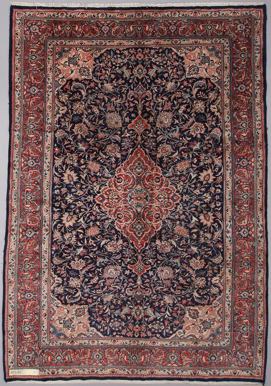 MATTA, orientalisk, ca 310 x 215 cm.