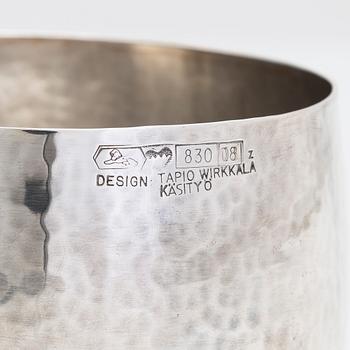 Tapio Wirkkala, silver mug TW 463, Kultakeskus, Hämeenlinna 1991. Model designed in 1972.