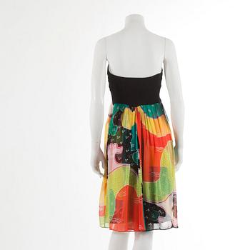 DIANE VON FURSTENBERG, a patterned silkblend dress, US size 8.