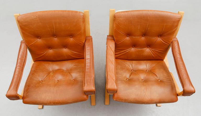 FÅTÖLJER, 1 par, 1900-talets andra hälft.