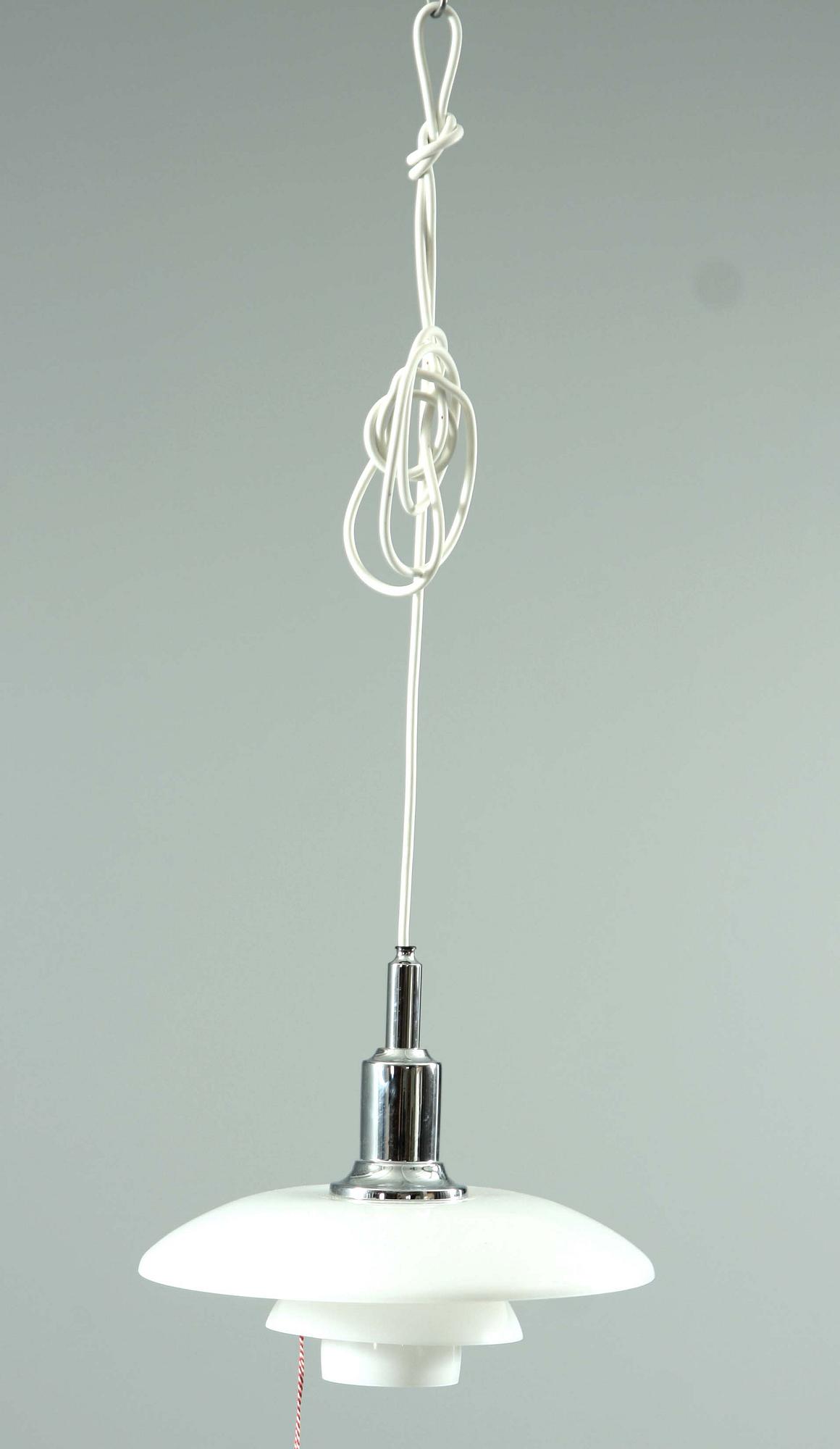 TAKLAMPA, 3/2 PH Pendeln. Design Poul Henningsen för Louis Poulsen. Danmark.