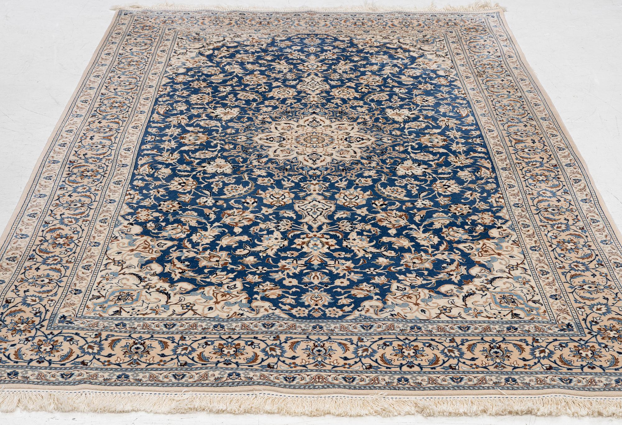 Carpet, Nain, approx. 255 x 155 cm.