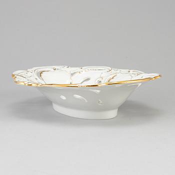 A Meissen porcelain serving dish, 20th century.