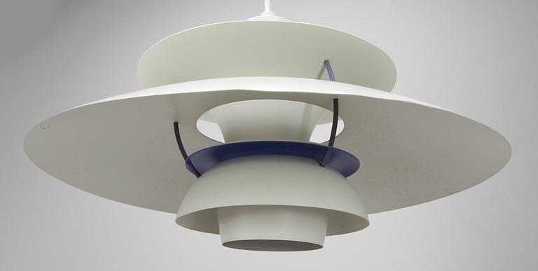 TAKLAMPA, "PH 5", Poul Henningsen för Louis Poulsen, Danmark, 1900-talets andra hälft. Höjd ca 25 m.