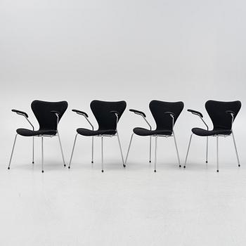 Arne Jacobsen, karmstolar, 4 st, "Sjuan", Fritz Hansen, 2000-tal.