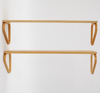 Alvar Aalto, vägghyllor, ett par, modell 112B, Artek, Finland.