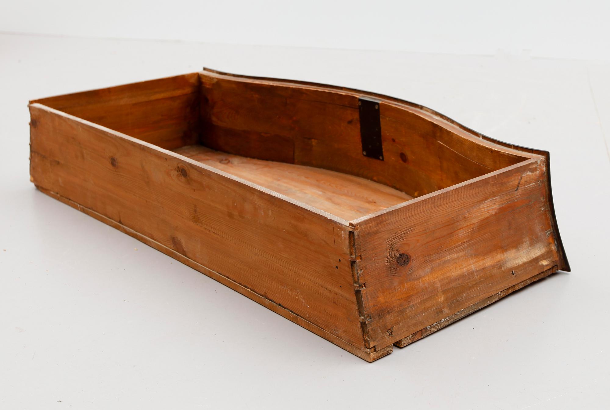 BYRÅ, rokokostil, 1800-talets andra hälft.