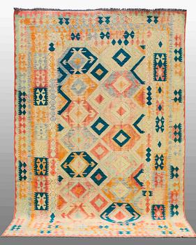 A CARPET, Kilim, ca 294 x 202 cm.