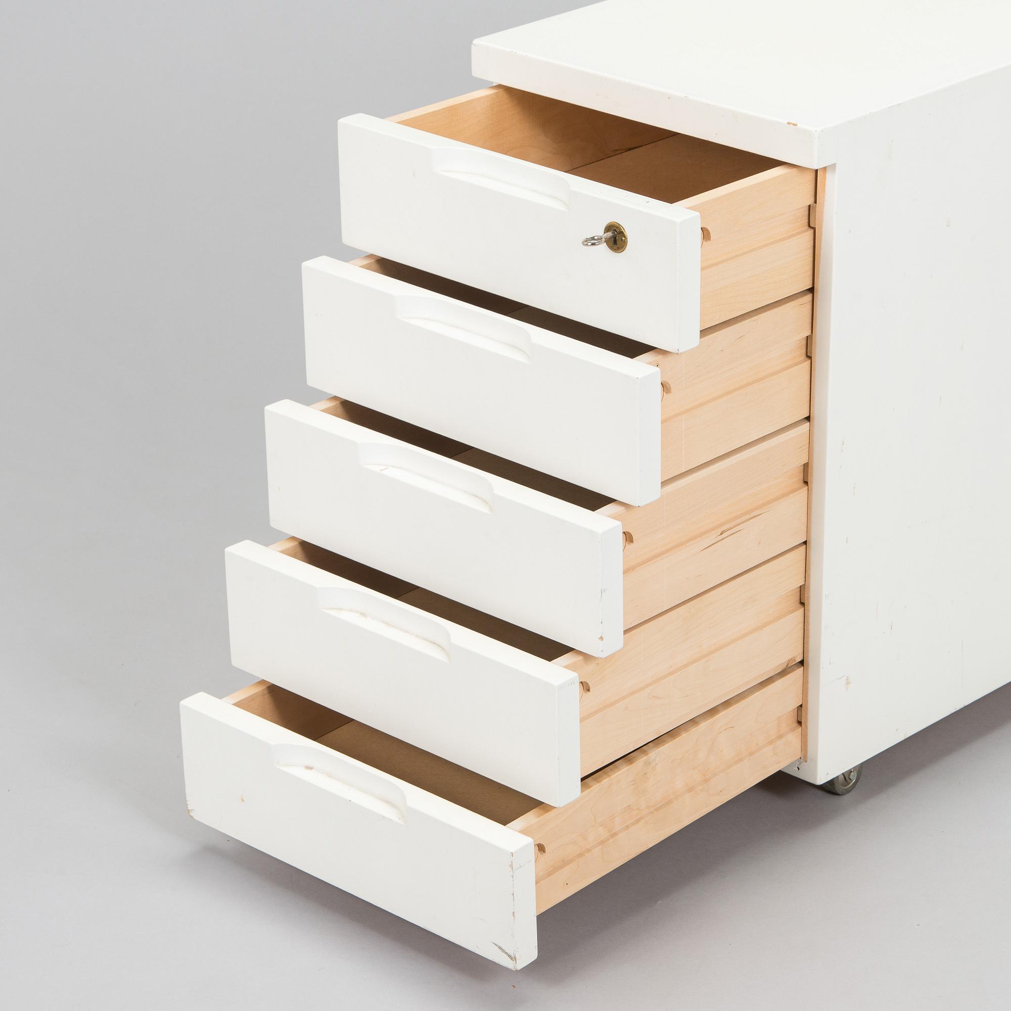 Alvar Aalto, laatikosto, malli 297, Artek, 1960–70-luku.