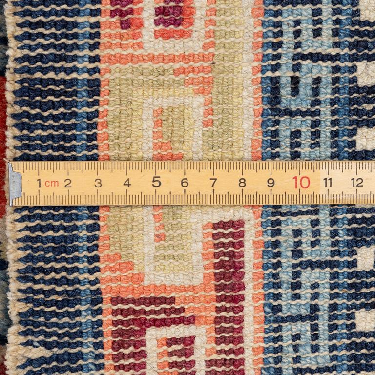 Carpet, antique China, approx. 128 x 67 cm.