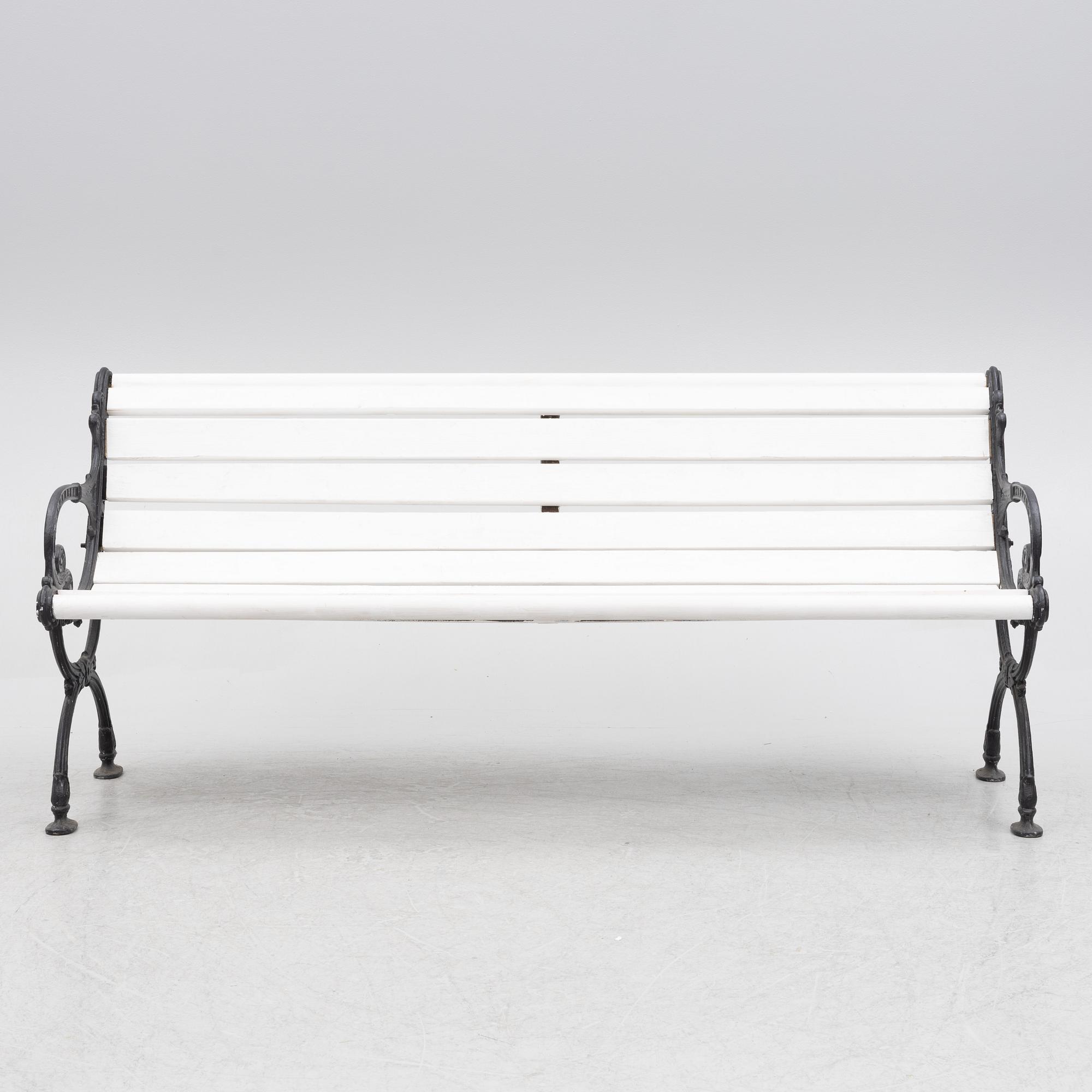 A garden sofa from Husqvarna, first part of the 20th century.