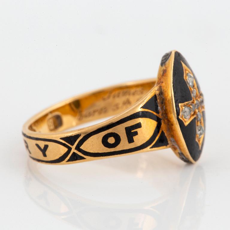 A mourning ring in 18K gold and black enamel set with rose-cut diamonds.