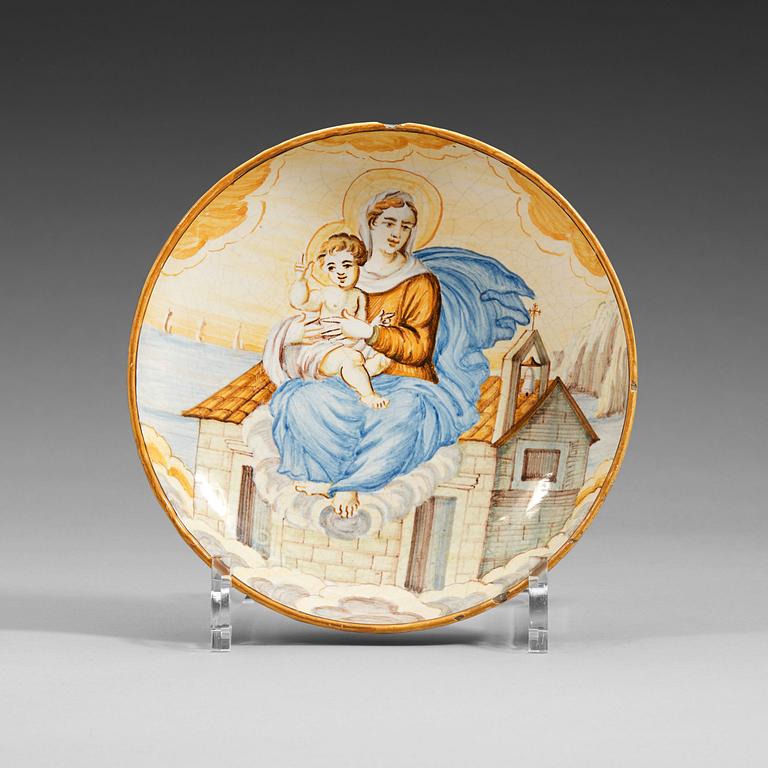 An Italian maiolica Castelli dish, 17/18th Century. Presumably by the Grue workshop.