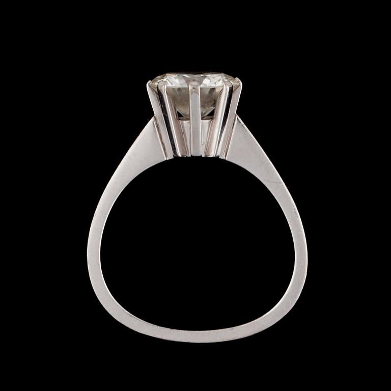 RING, 18K vitguld, briljantslipad diamant 2,17 ct. A. Tillander, 1980.  Vikt ca 4,6 g.