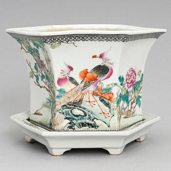 A Chinese flower pot with stand, 20th Century, republic style.