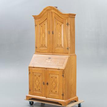 A Swedish oak desk cabinet around 1800.