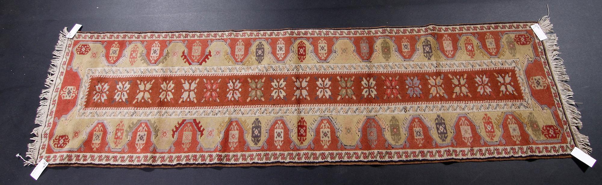 GALLERIMATTA, Old Antotlisk. Ca 260 x 72.