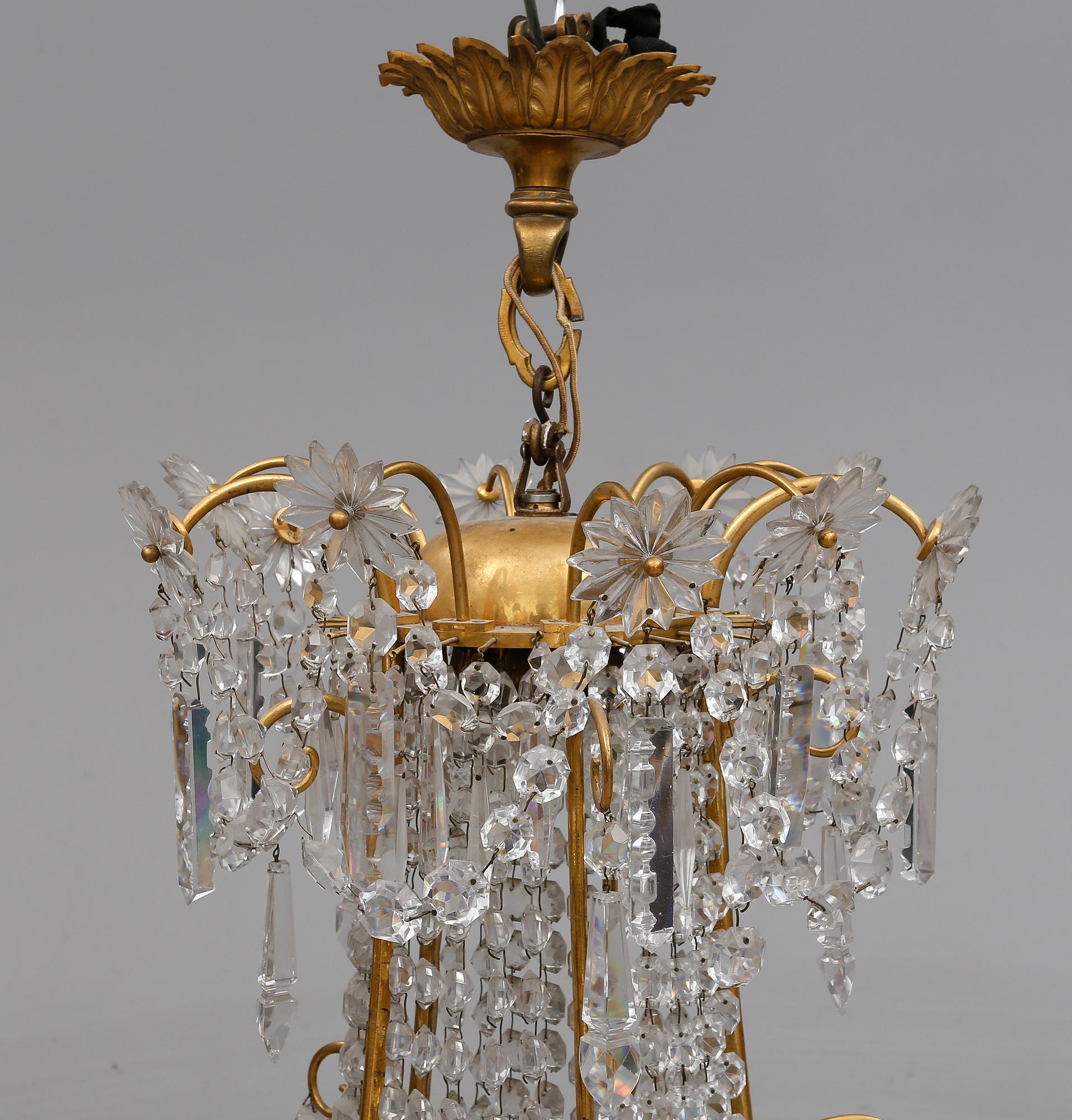 LJUSKRONA, Louis XVI-stil, 1900-talets första hälft. Höjd ca 98 cm.