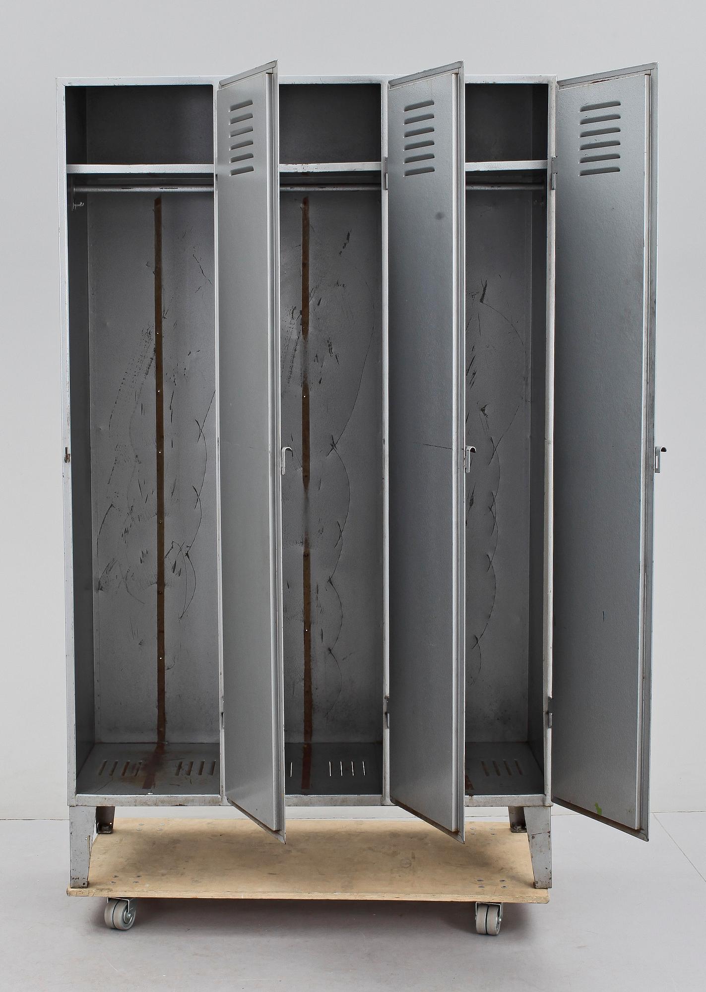 KLÄDSKÅP, 1900-talets mitt/ andra hälft.