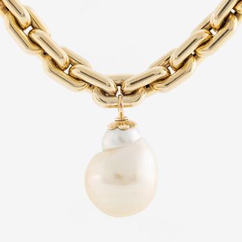 Necklace 14K gold with cultured baroque South Sea pearl.