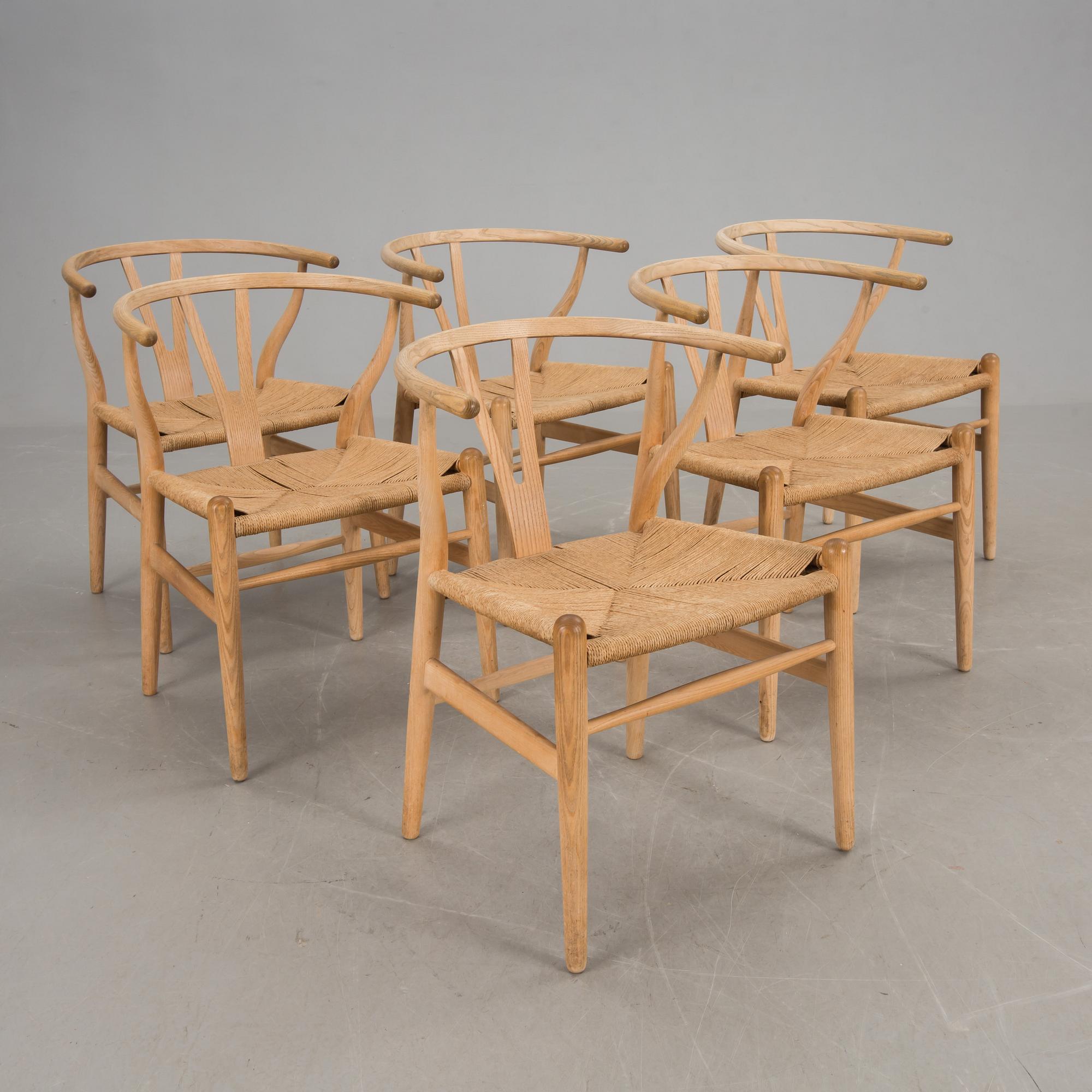 KARMSTOLAR, 6, "Y-stolen", Hans J Wegner, etikettsmärkt Carl Hansen & Søn, Møbelfabrik Odense. 1970-tal.