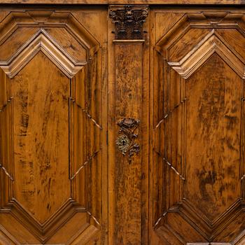 A Baroque cabinet from around the year 1700.